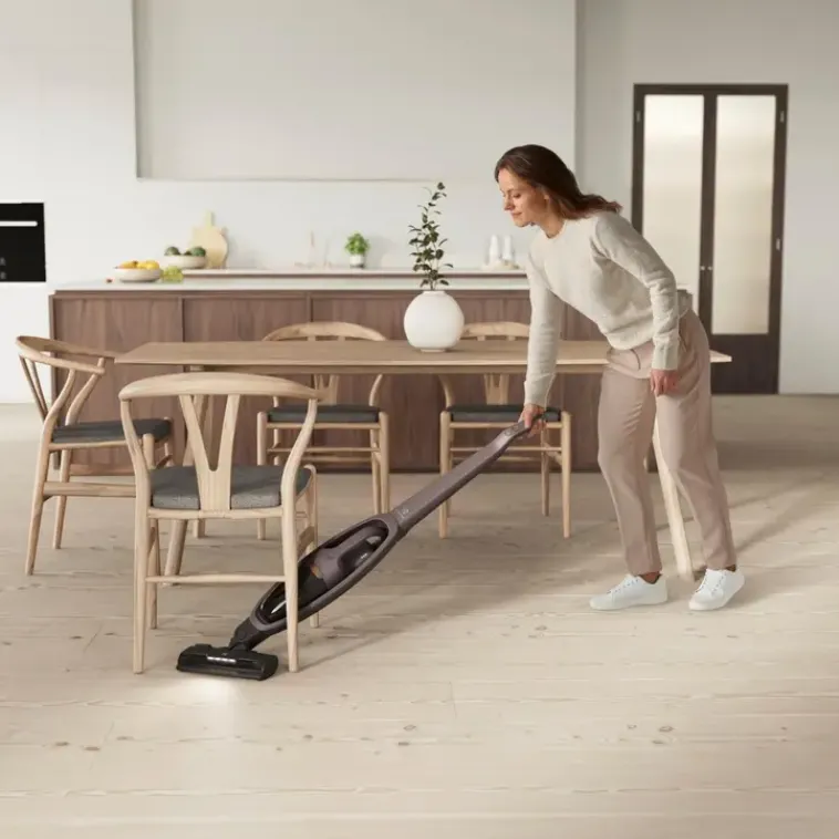 Electrolux Imurit Ja Tarvikkeet<500 Sarjan Varsi-Imuri Es52Ab25Wb