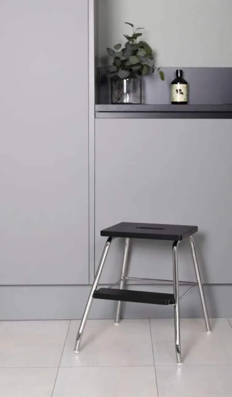 Lanka ja Muovi Eteiskalusteet<Porrasjakkara Lm 185, Kromi/Musta