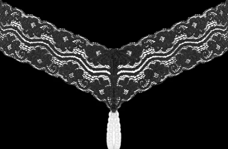 Underneath Seksivalineet<Mira Avohaara G-Stringit S/M