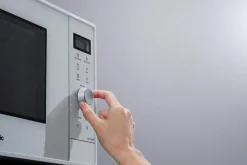 Panasonic Kypsentäminen<Nn-Gd34Hwsug Mikroaaltouuni 23L Invertteritekniikka Ja Grilli