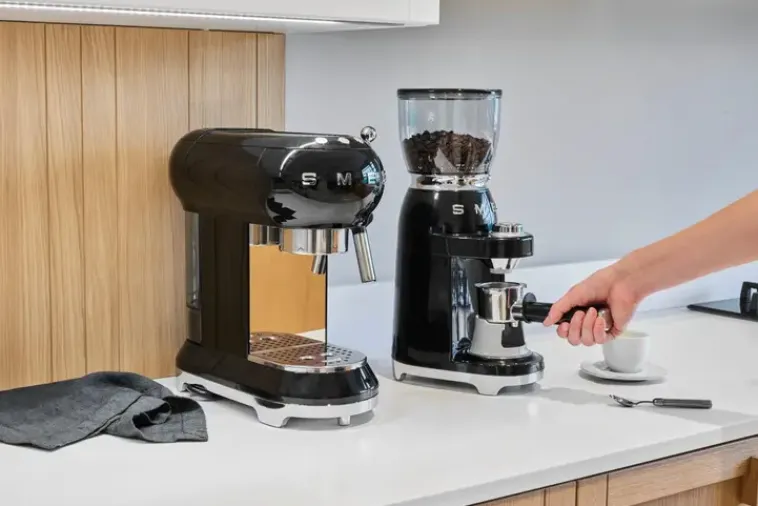 Smeg Kahvi Ja Tee<Kahvimylly Musta Cgf01Bleu