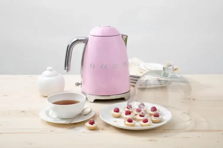 Smeg Kahvi Ja Tee<Klf03Pkeu Vedenkeitin Pinkki