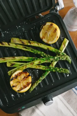 Wilfa Kypsentäminen<Cg-2000B Poytagrilli